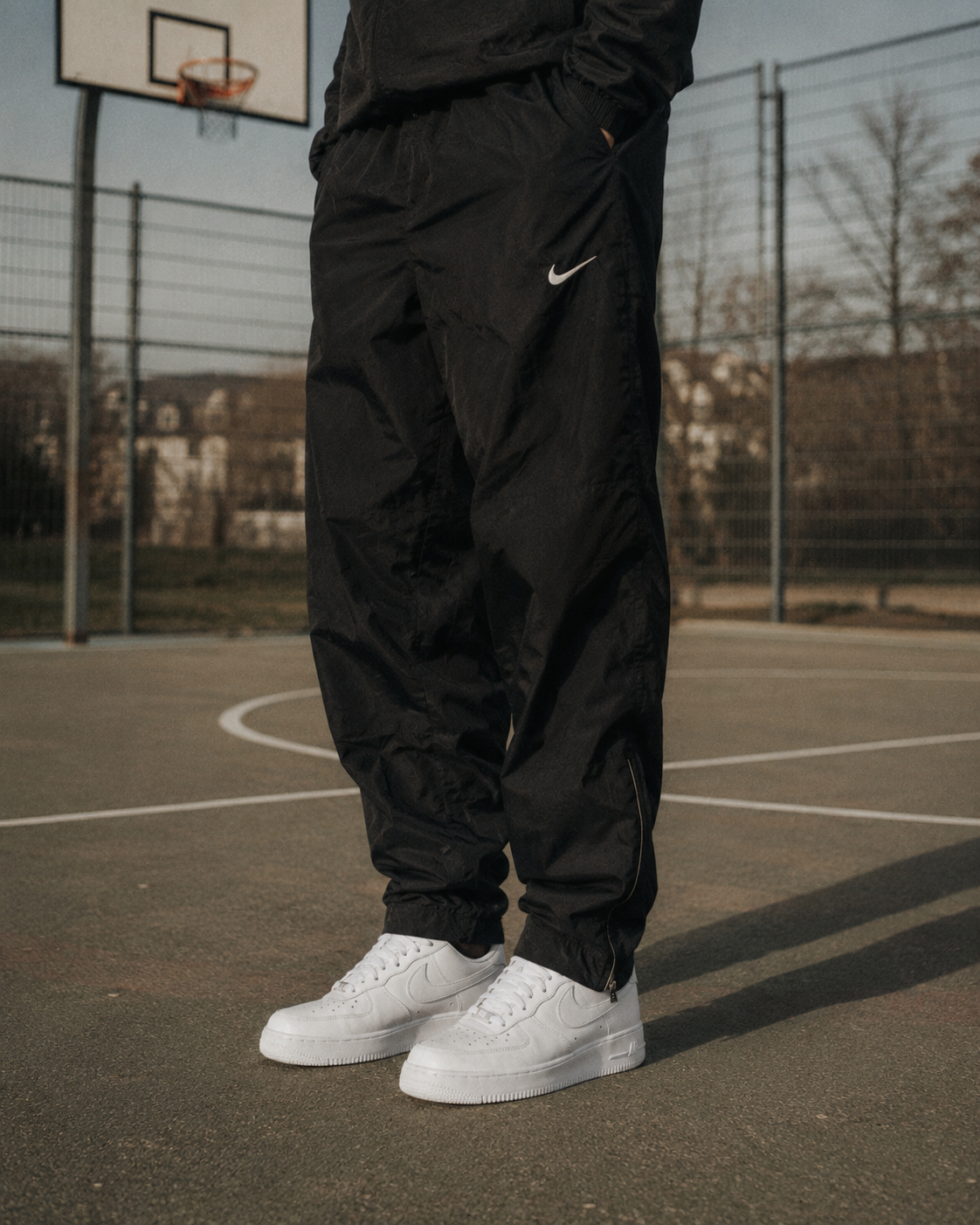 TRACKPANTS